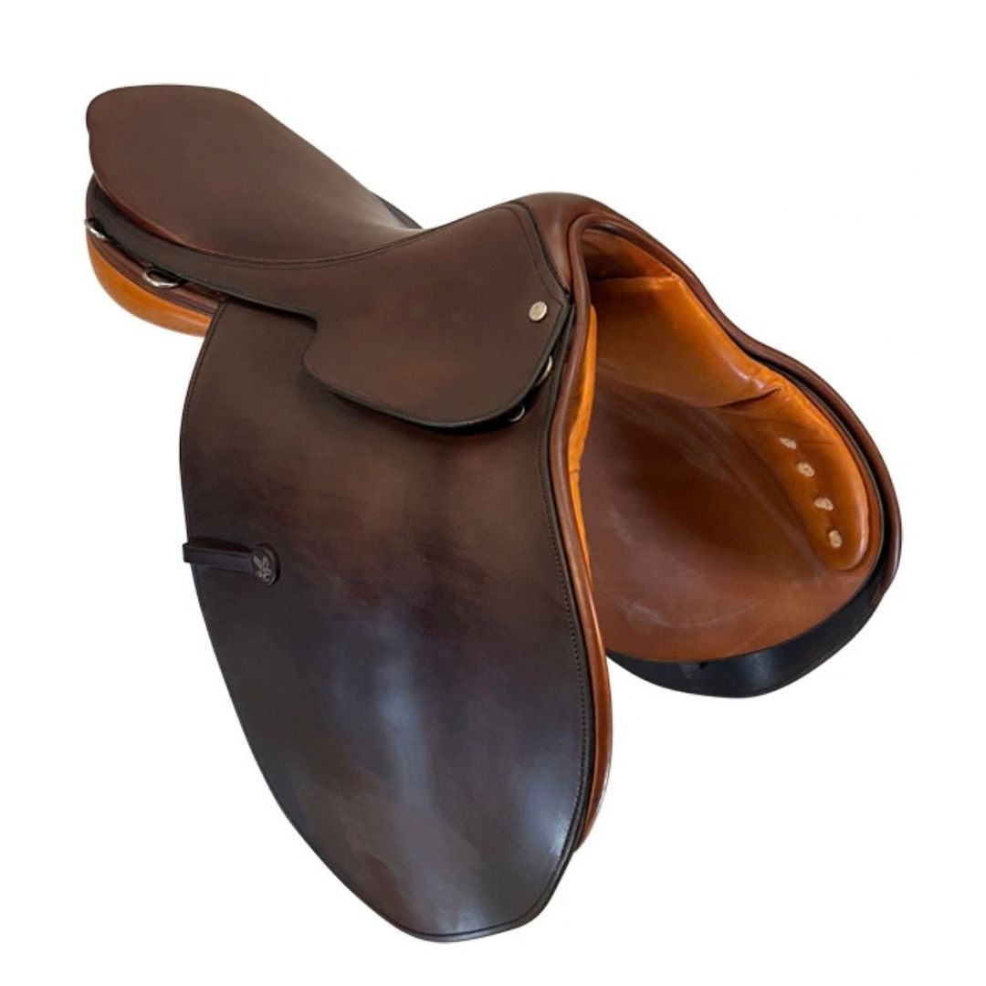 Falcon Close Contact English Saddle – Leather Seat & English Billet Rigging