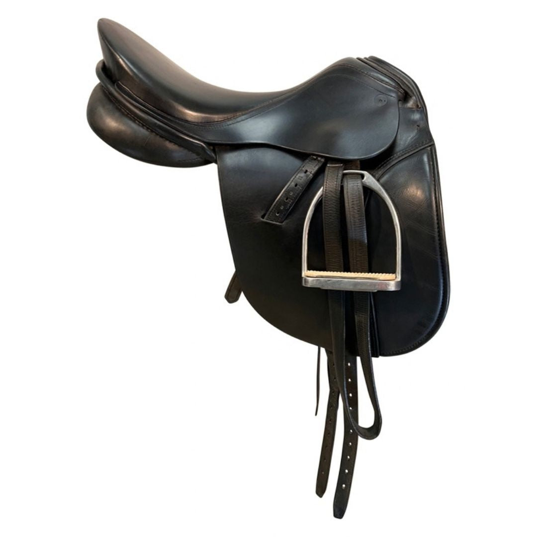 Premium Leather Dressage Horse Saddle – Classic English Design with Stainless Steel Hardware
