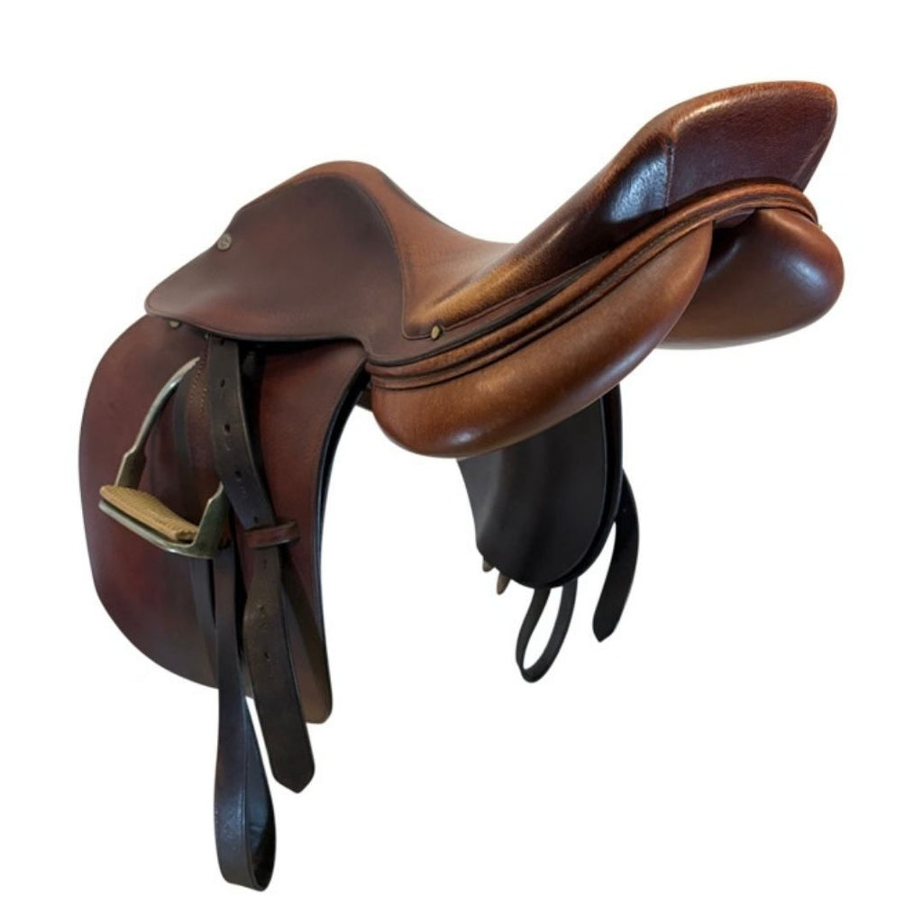 Crosby Close Contact English Saddle – Leather Seat & Brass Hardware