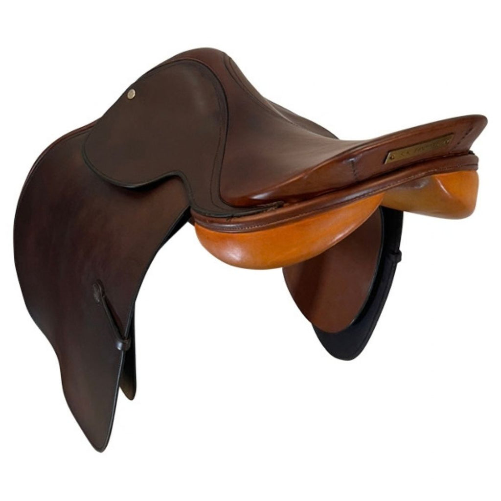 Falcon Close Contact English Saddle – Leather Seat & English Billet Rigging
