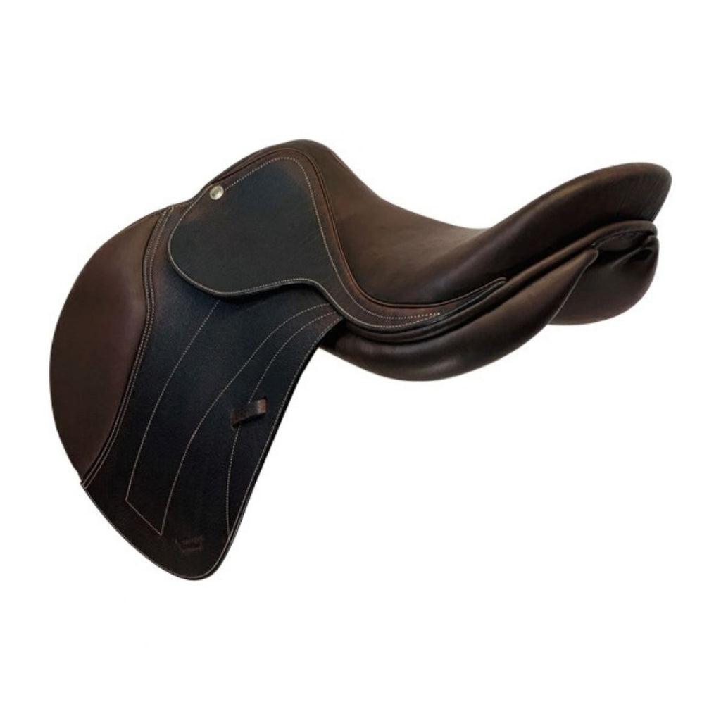Close Contact English Jumping Saddle – Adjustable Tree & Supportive Knee Blocks