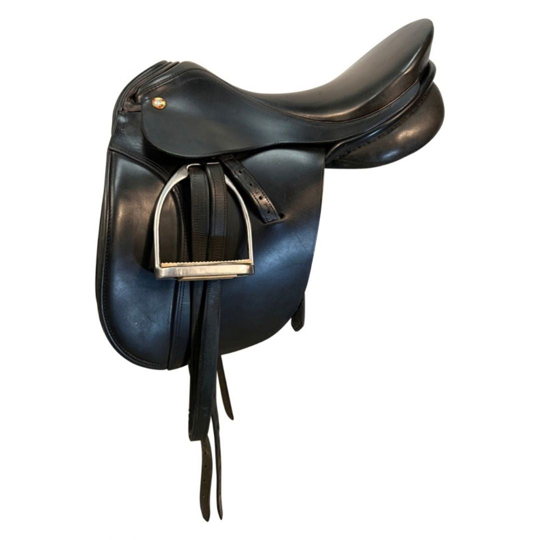 Premium Leather Dressage Horse Saddle – Classic English Design with Stainless Steel Hardware