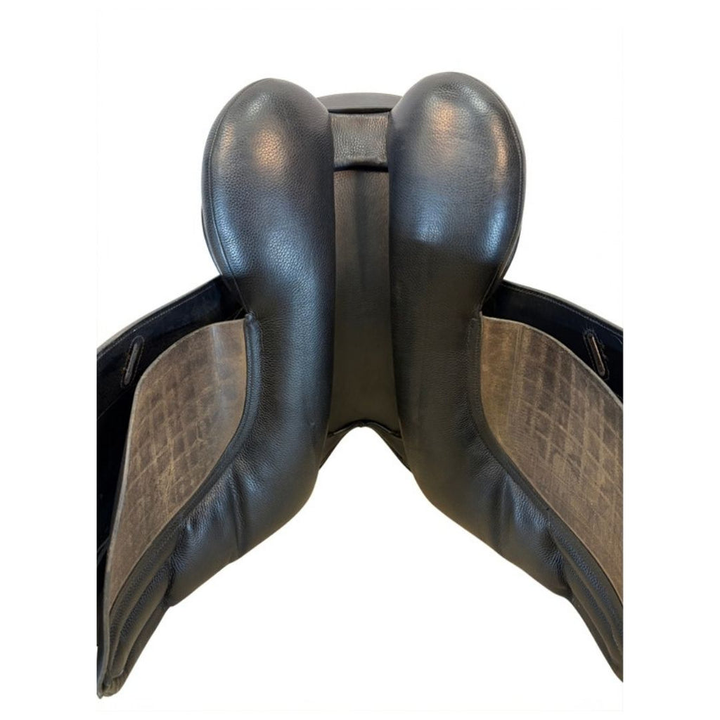Genuine Leather Dressage Saddle – Medium Wood Tree & English Billet System